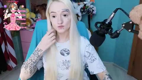 Snapshot of manuela_unicorn chatting on 03-04-25, 08:38 Manuela online show from 03-04-25, 08:38