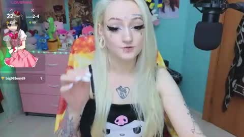 Manuela online show from 07-08-26, 04:22