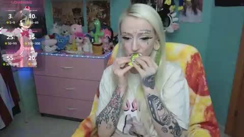 Manuela online show from 07-14-26, 05:51