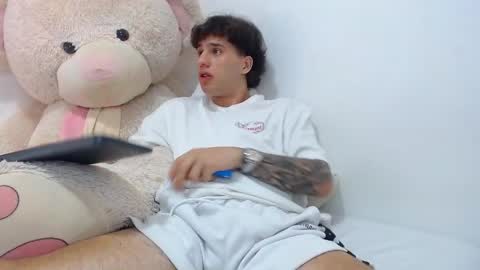 Manuel online show from 05-07-26, 07:08