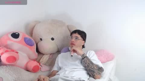 Manuel online show from 05-15-26, 10:50