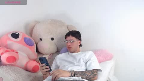 Manuel online show from 05-15-26, 11:01