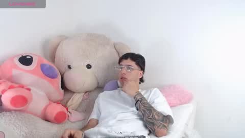 Manuel online show from 05-15-26, 11:12