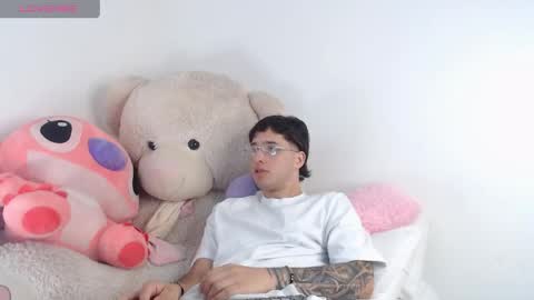 Manuel online show from 05-15-26, 11:23