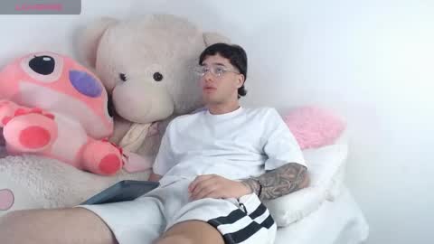 Manuel online show from 05-15-26, 11:56