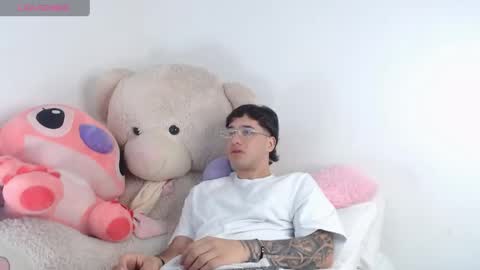 Manuel online show from 05-16-26, 12:29