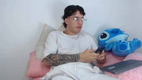 Manuel online show from 05-31-26, 04:42