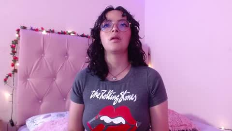 Snapshot of manumeow_ chatting on 12-27-24, 10:05 Manu online show from 12-27-24, 10:05