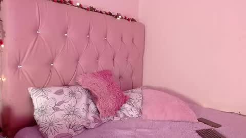 Snapshot of manumeow_ chatting on 02-19-25, 09:36 Manu online show from 02-19-25, 09:36