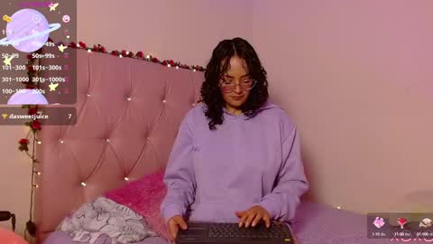 Snapshot of manumeow_ chatting on 03-08-25, 10:45 Manu online show from 03-08-25, 10:45