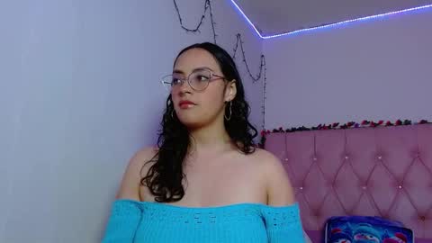 Snapshot of manumeow_ chatting on 12-21-25, 09:55 Manu online show from 12-21-25, 09:55