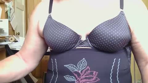 manwithboobs online show from 03-06-25, 10:47