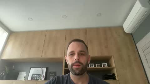 Snapshot of manynaaamess chatting on 10-24-25, 09:28 manynaaamess online show from 10-24-25, 09:28