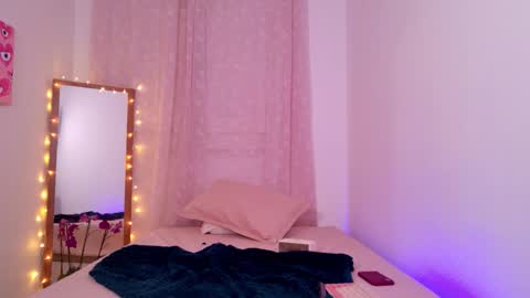     online show from 12-17-25, 07:25