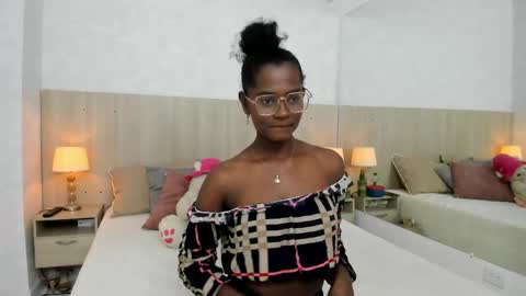 Mara Sinclair online show from 06-07-26, 07:17