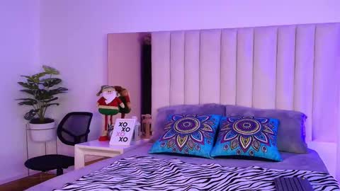 Snapshot of mara_wolf01 chatting on 11-26-25, 07:59 Mara online show from 11-26-25, 07:59