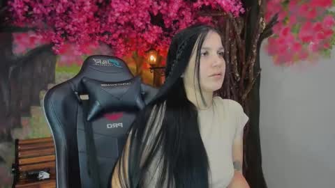 Mara Hanson online show from 12-15-25, 03:38