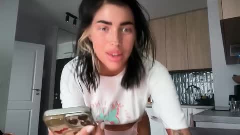 Marakuia online show from 11-15-25, 08:00