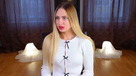 Snapshot of marandamartabano chatting on 11-11-25, 04:56 Victoria online show from 11-11-25, 04:56