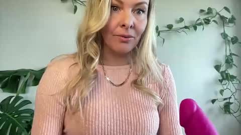 Snapshot of marasecrets chatting on 05-14-26, 04:58 marasecrets online show from 05-14-26, 04:58