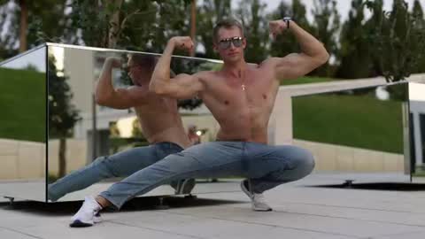 Snapshot of marc105100 chatting on 06-14-26, 04:25 alex marvelxx online show from 06-14-26, 04:25