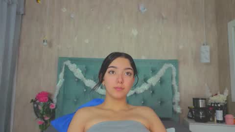 Marcela online show from 12-15-25, 08:13