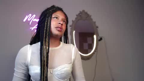 Snapshot of marceline_abadeer00 chatting on 12-17-24, 12:56 Michell Dayan online show from 12-17-24, 12:56