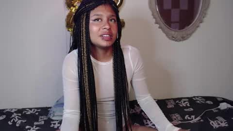 Snapshot of marceline_abadeer00 chatting on 12-17-24, 04:01 Michell Dayan online show from 12-17-24, 04:01