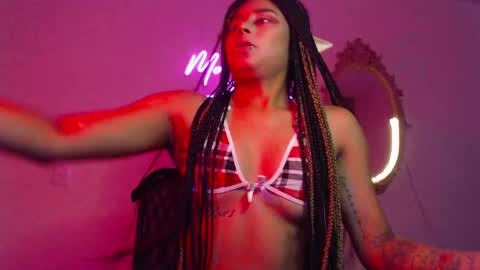 Snapshot of marceline_abadeer00 chatting on 01-14-25, 09:41 Michell Dayan online show from 01-14-25, 09:41