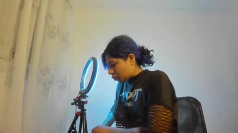 Snapshot of marceline_abadeer00 chatting on 03-15-26, 02:28 Michell Dayan online show from 03-15-26, 02:28