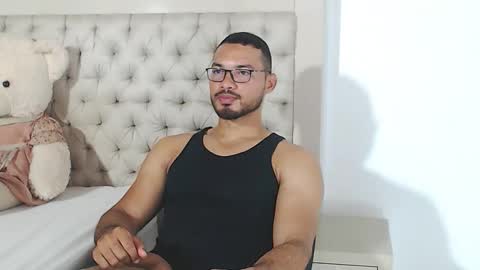 Snapshot of marcusblade__ chatting on 09-16-25, 07:04 MARCUS online show from 09-16-25, 07:04