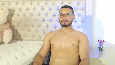 Snapshot of marcusblade__ chatting on 11-20-25, 09:47 MARCUS online show from 11-20-25, 09:47