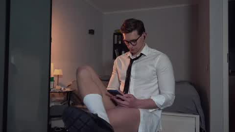 Marcus Diamond  online show from 04-21-26, 05:06