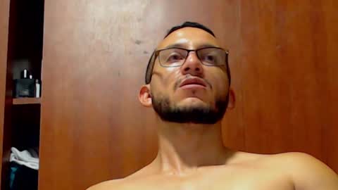 Snapshot of marcusmilarc chatting on 02-19-25, 01:08   online show from 02-19-25, 01:08