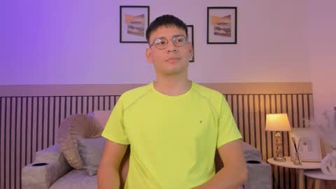 Snapshot of marcuswildx chatting on 11-17-25, 10:59 marcus online show from 11-17-25, 10:59