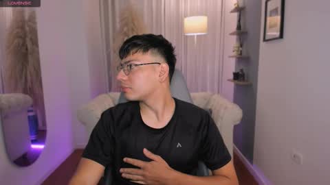 Snapshot of marcuswildx chatting on 01-11-26, 11:26 marcus online show from 01-11-26, 11:26