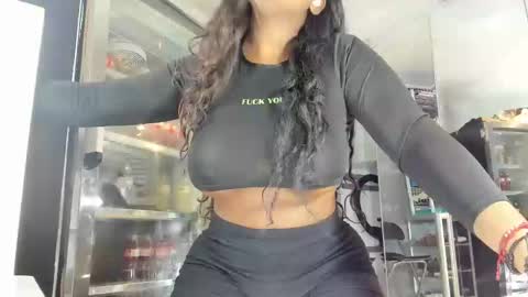 Snapshot of mareiaa chatting on 12-18-24, 11:56 Mareia online show from 12-18-24, 11:56