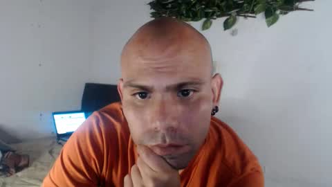 Snapshot of marek_secrett chatting on 10-23-25, 12:43 marek_secrett online show from 10-23-25, 12:43