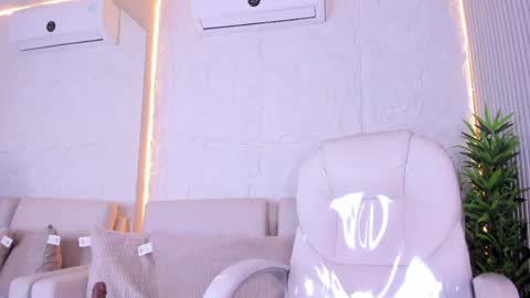 Snapshot of marelynsummer chatting on 05-22-26, 11:38 Marelyn online show from 05-22-26, 11:38