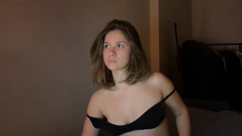 Snapshot of margaretstrein chatting on 01-10-26, 01:46 Alex and Jane online show from 01-10-26, 01:46