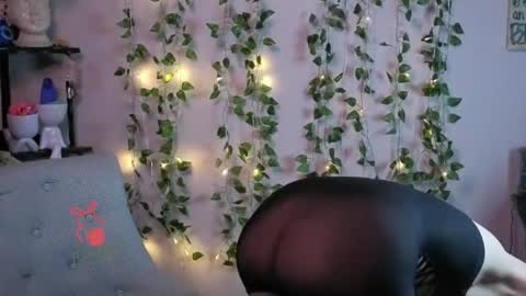 Snapshot of margauxsavant chatting on 09-16-25, 03:18 Margaux Savant online show from 09-16-25, 03:18