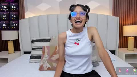 Aitana online show from 11-23-25, 01:38