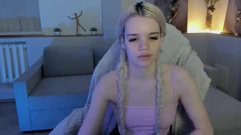 Snapshot of margo_terch chatting on 01-19-26, 02:04 margo terch online show from 01-19-26, 02:04