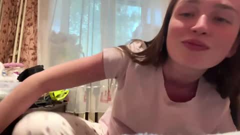Chloe online show from 05-23-26, 04:33