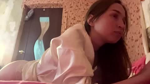 Snapshot of margopesavento chatting on 07-28-26, 11:17 Chloe online show from 07-28-26, 11:17