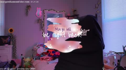Snapshot of margotdiamond chatting on 01-21-25, 08:11   online show from 01-21-25, 08:11