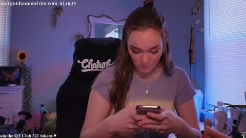 Snapshot of margotdiamond chatting on 02-10-25, 06:13   online show from 02-10-25, 06:13