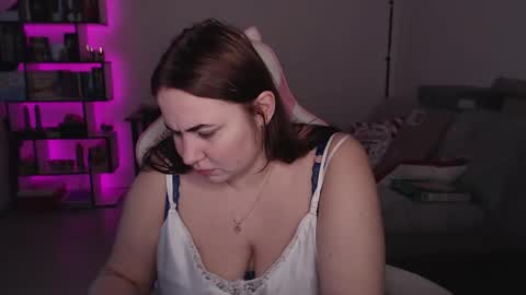 Snapshot of mari_moore7 chatting on 12-17-25, 08:31 mari moore online show from 12-17-25, 08:31