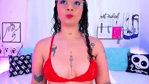 Mari Sweett  online show from 10-21-25, 05:24