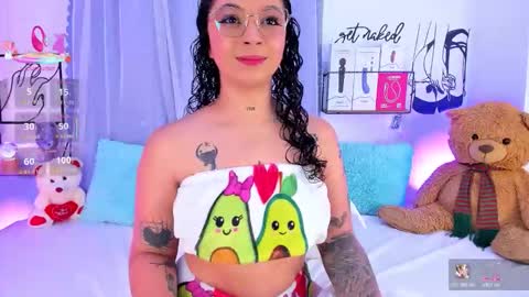 Snapshot of mari_sweett chatting on 11-18-25, 06:34 Mari Sweett online show from 11-18-25, 06:34